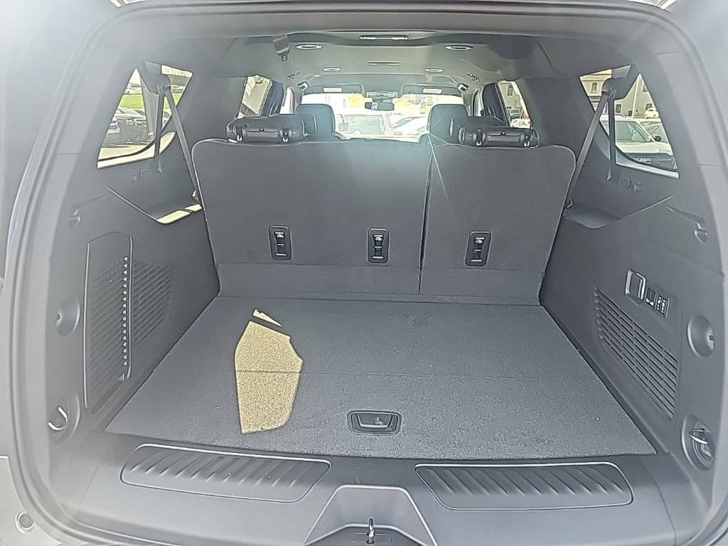 New 2026 Chevrolet Suburban LT w/ Comfort Package image 23
