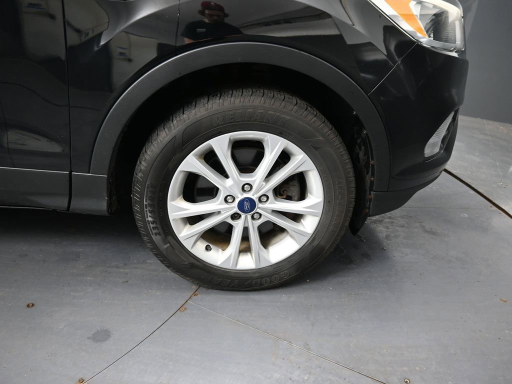 Used 2017 Ford Escape SE AWD/4WD image 15