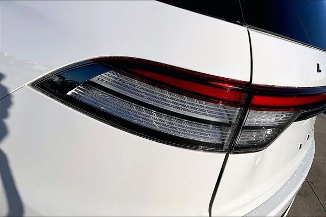 Used 2025 Lincoln Aviator Black Label w/ Black Label Special Edition image 22