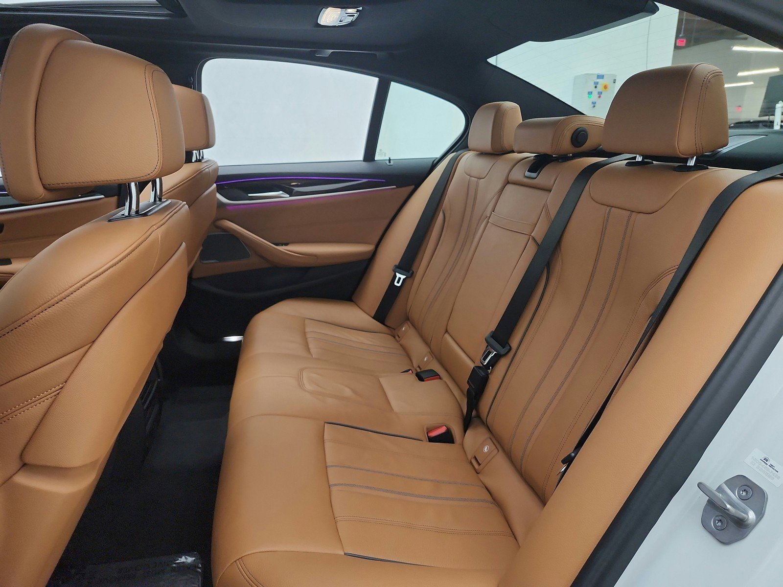 Used 2023 BMW M550i xDrive image 25