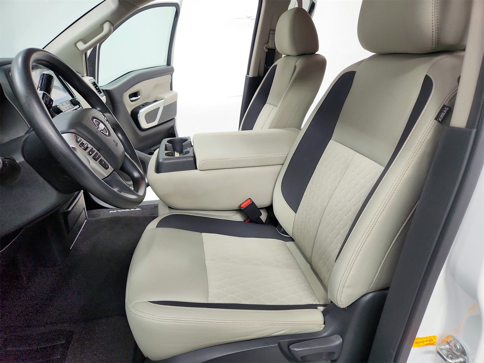 Used 2023 Nissan Titan SV w/ Accessory Utility Package image 19