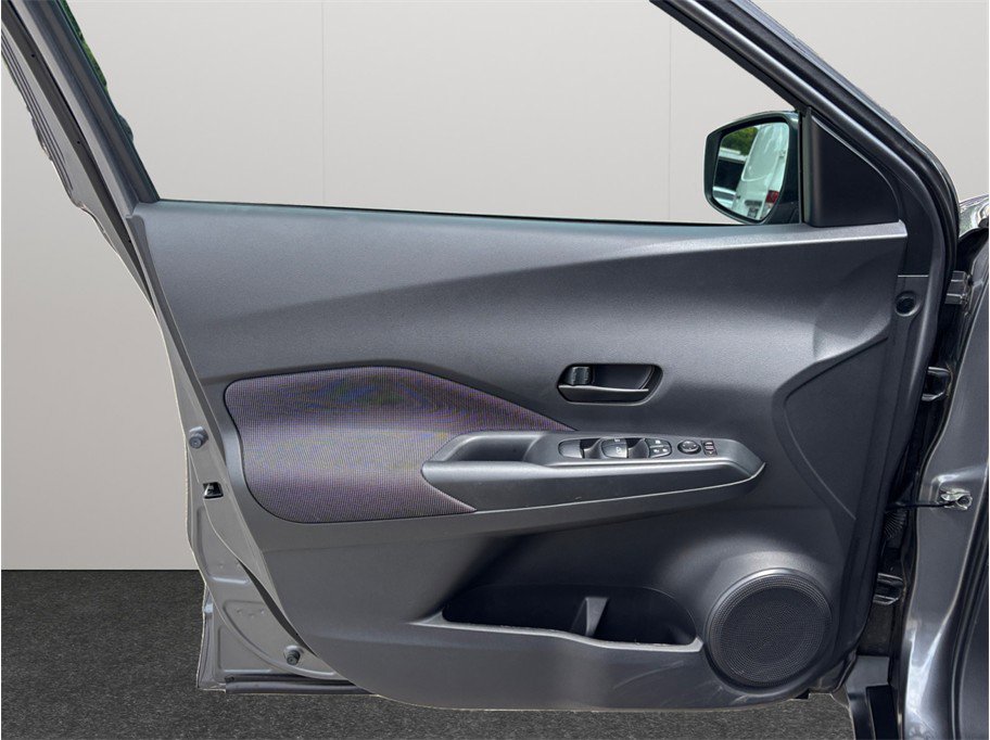 Used 2019 Nissan Kicks S FWD image 15