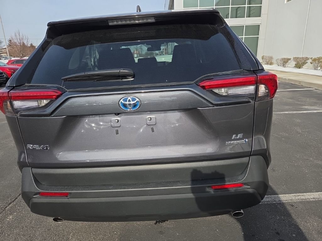 Used 2024 Toyota RAV4 LE image 7