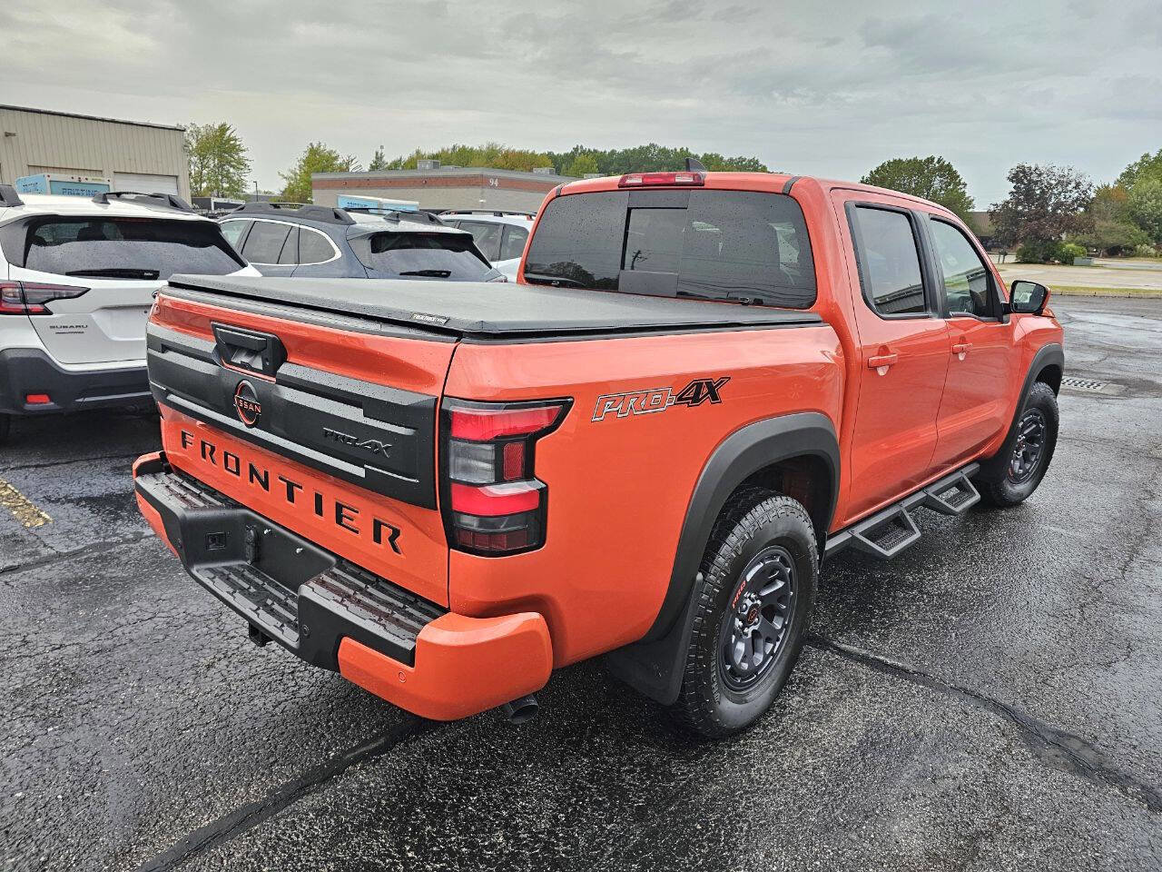 Used 2025 Nissan Frontier PRO-4X w/ Pro Convenience Package image 6