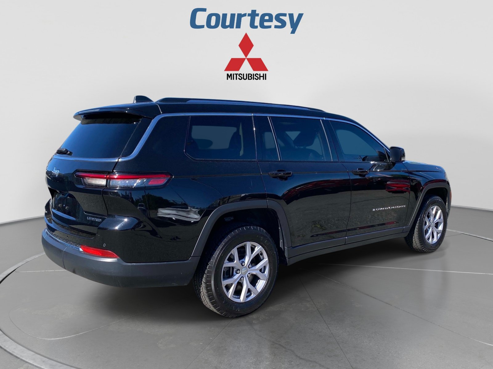 Used 2022 Jeep Grand Cherokee L Limited AWD/4WD image 8