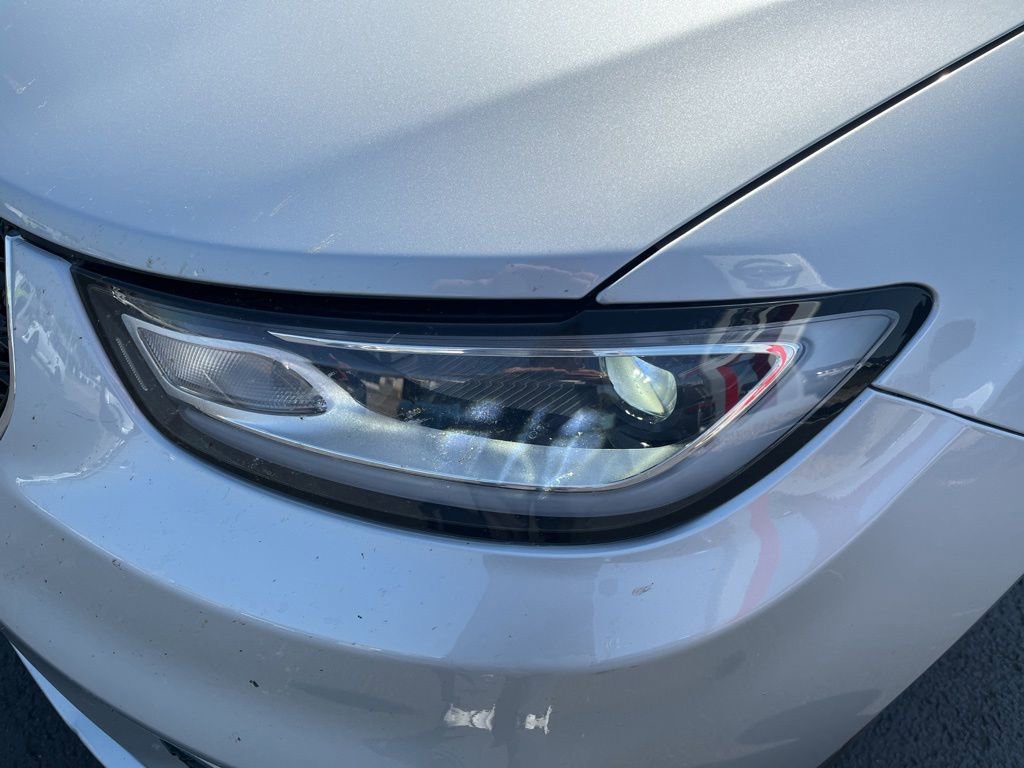 Used 2024 Chrysler Pacifica Touring-L FWD image 12