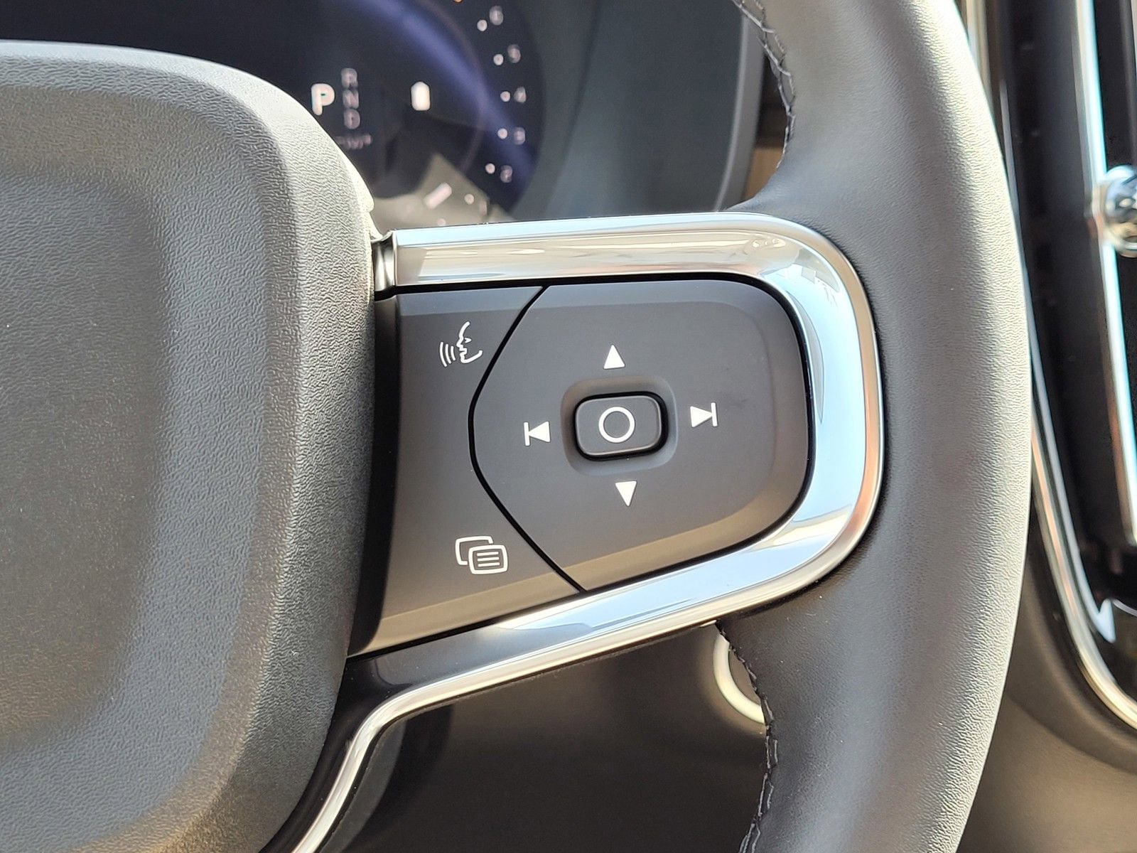 New 2026 Volvo XC40 B4 Core w/ Climate Package FWD image 15