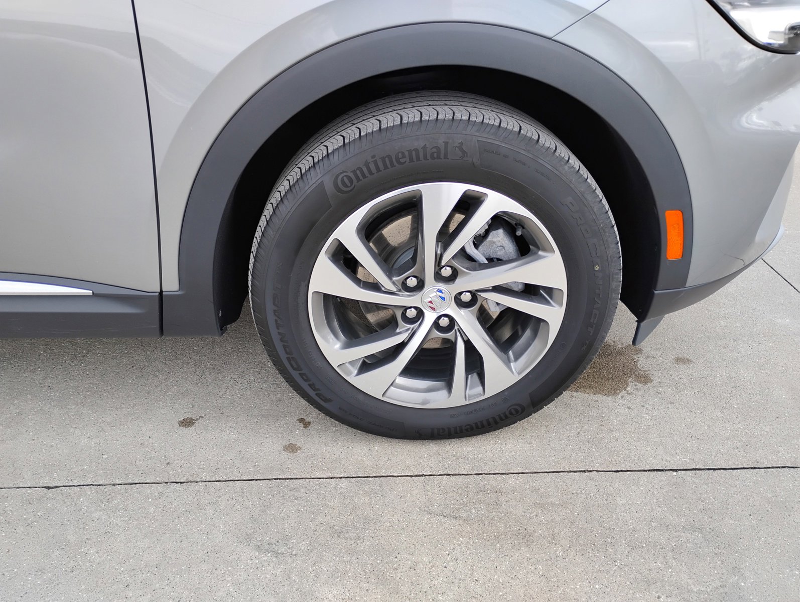 Used 2023 Buick Envision Essence image 26