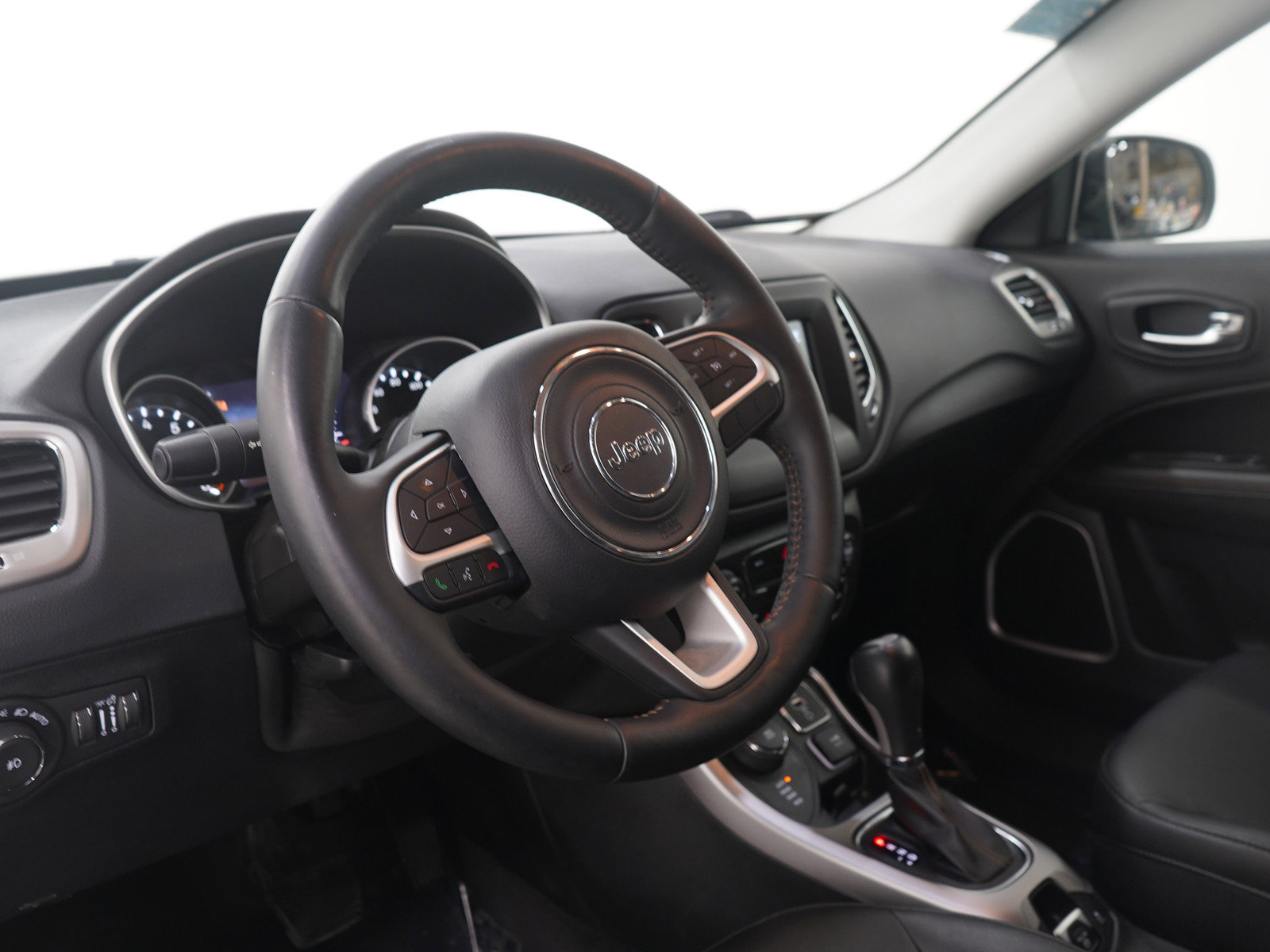 Used 2018 Jeep Compass Latitude w/ Popular Equipment Group image 25