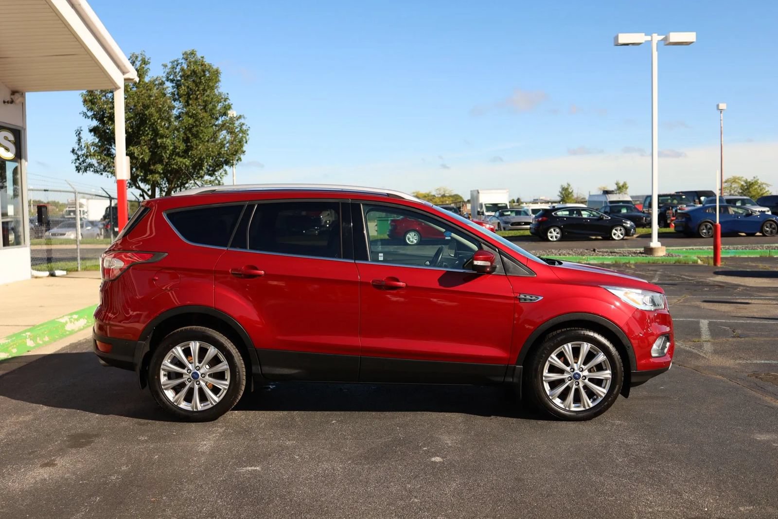 Used 2017 Ford Escape Titanium w/ Equipment Group 301A FWD image 4
