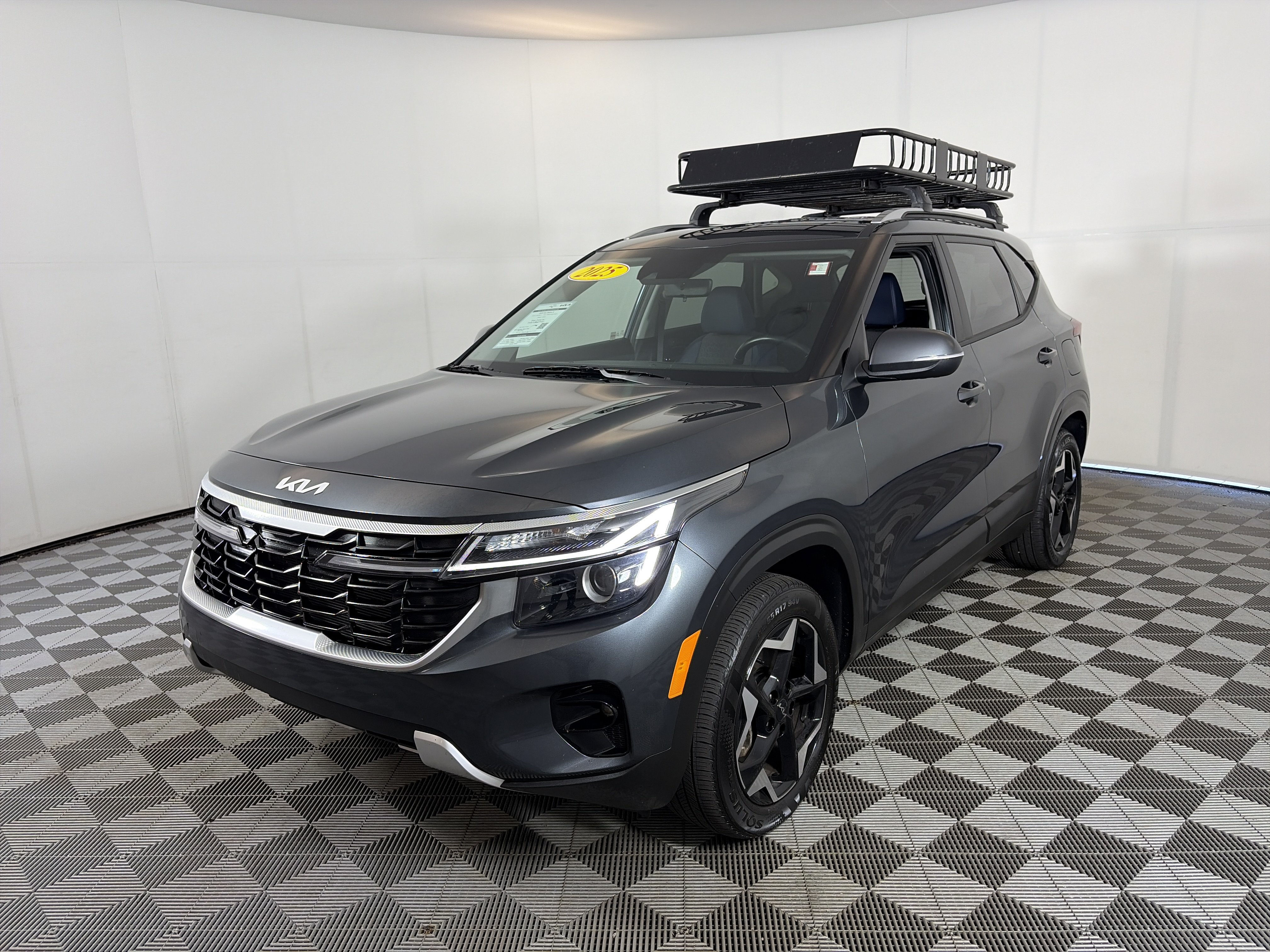 Certified 2025 Kia Seltos S AWD/4WD image 2