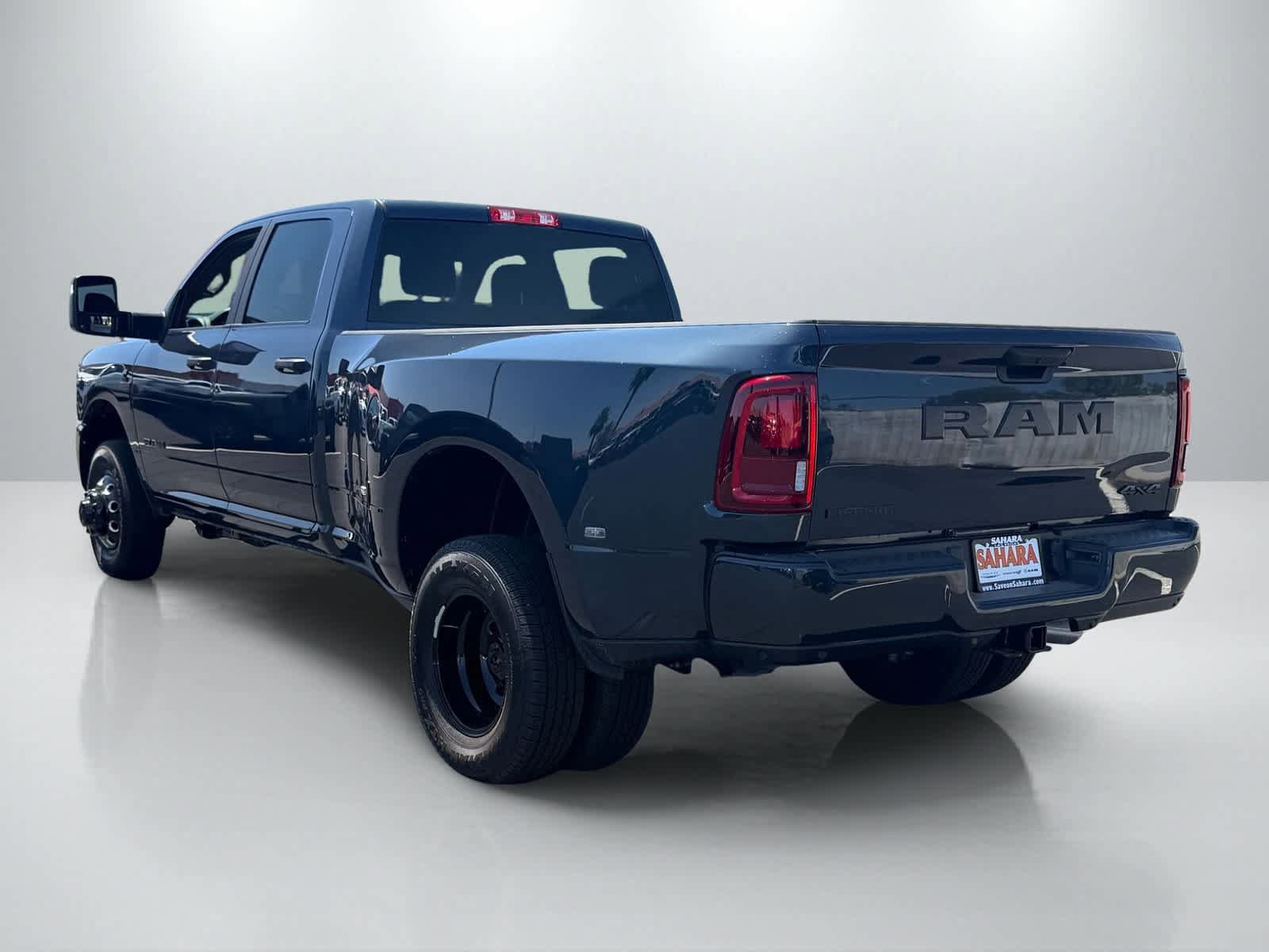 New 2026 RAM 3500 Big Horn AWD/4WD image 4