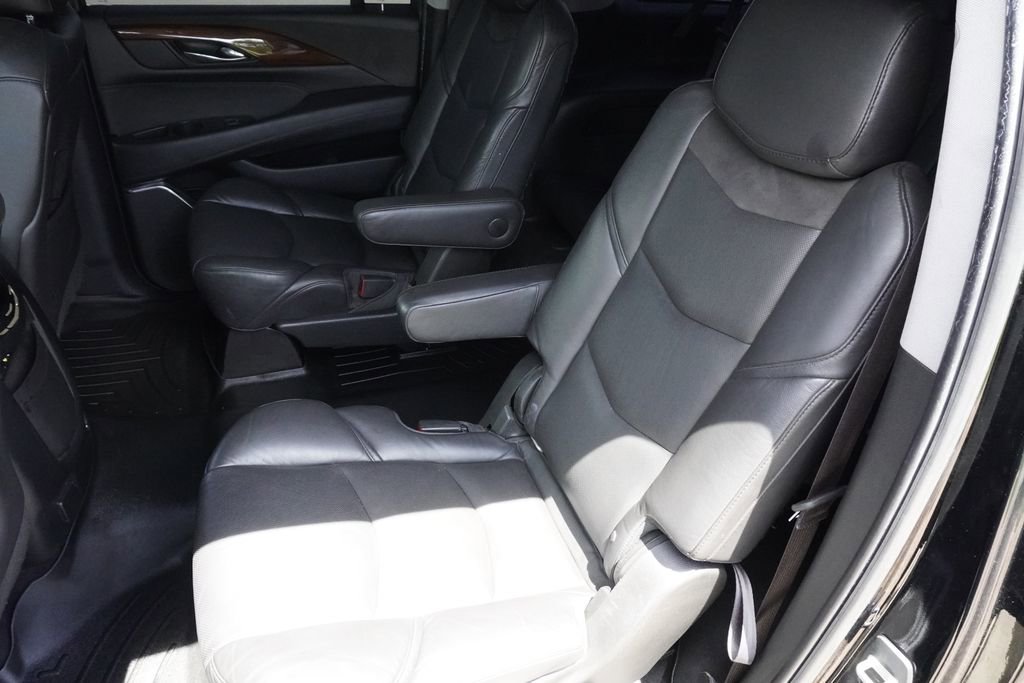 Used 2016 Cadillac Escalade ESV Luxury AWD/4WD image 30