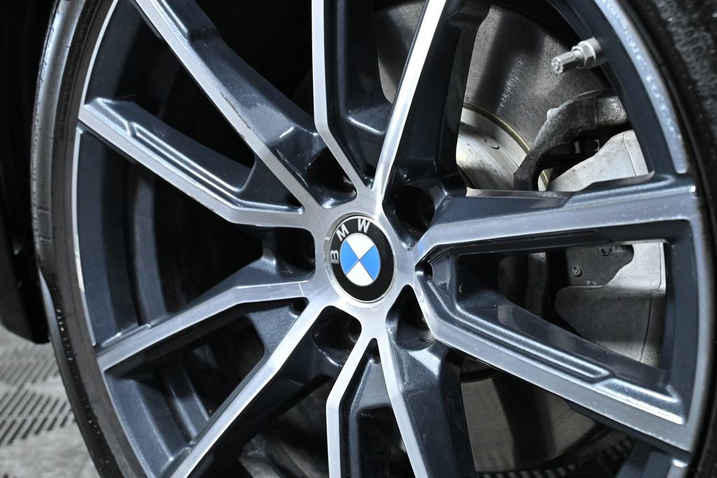 Used 2019 BMW 330i xDrive Sedan w/ Driving Assistance Package image 39