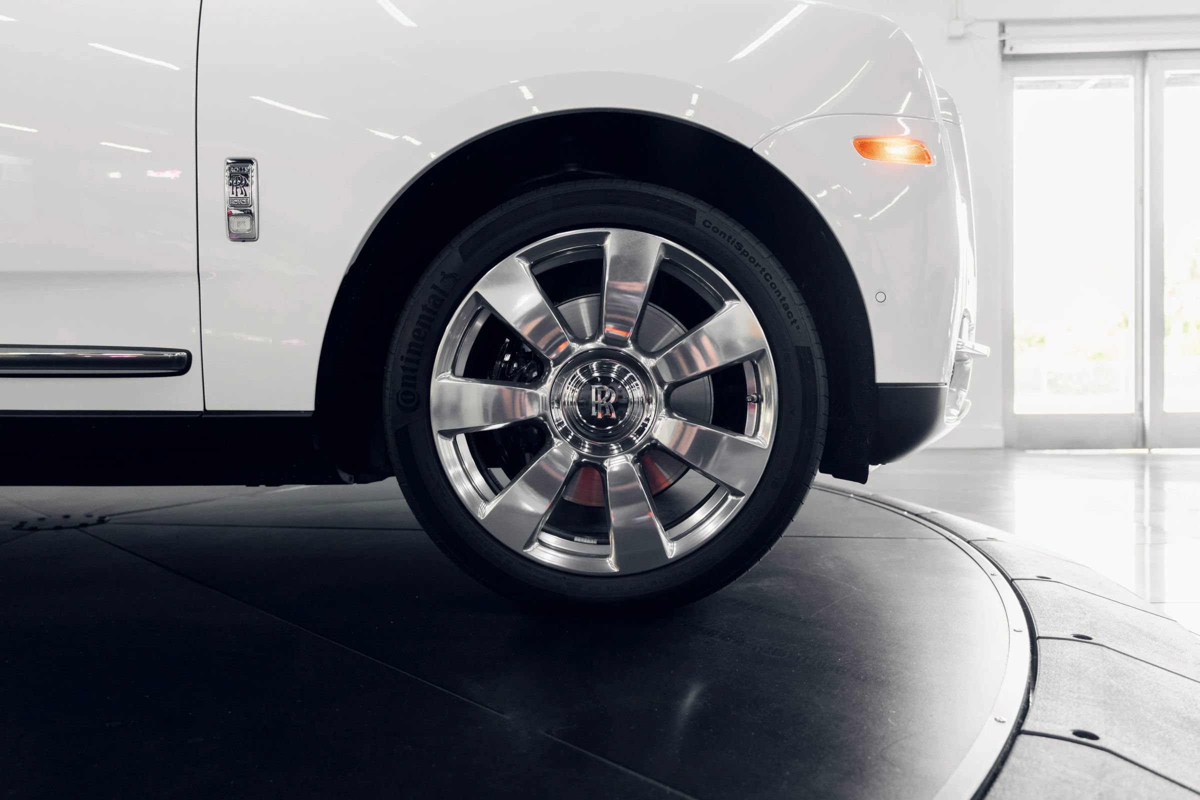Used 2021 Rolls-Royce Cullinan AWD/4WD image 16