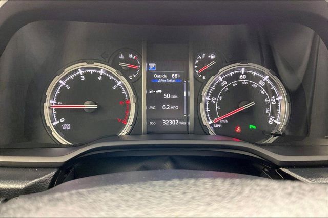 Used 2022 Toyota 4Runner Limited AWD/4WD image 23