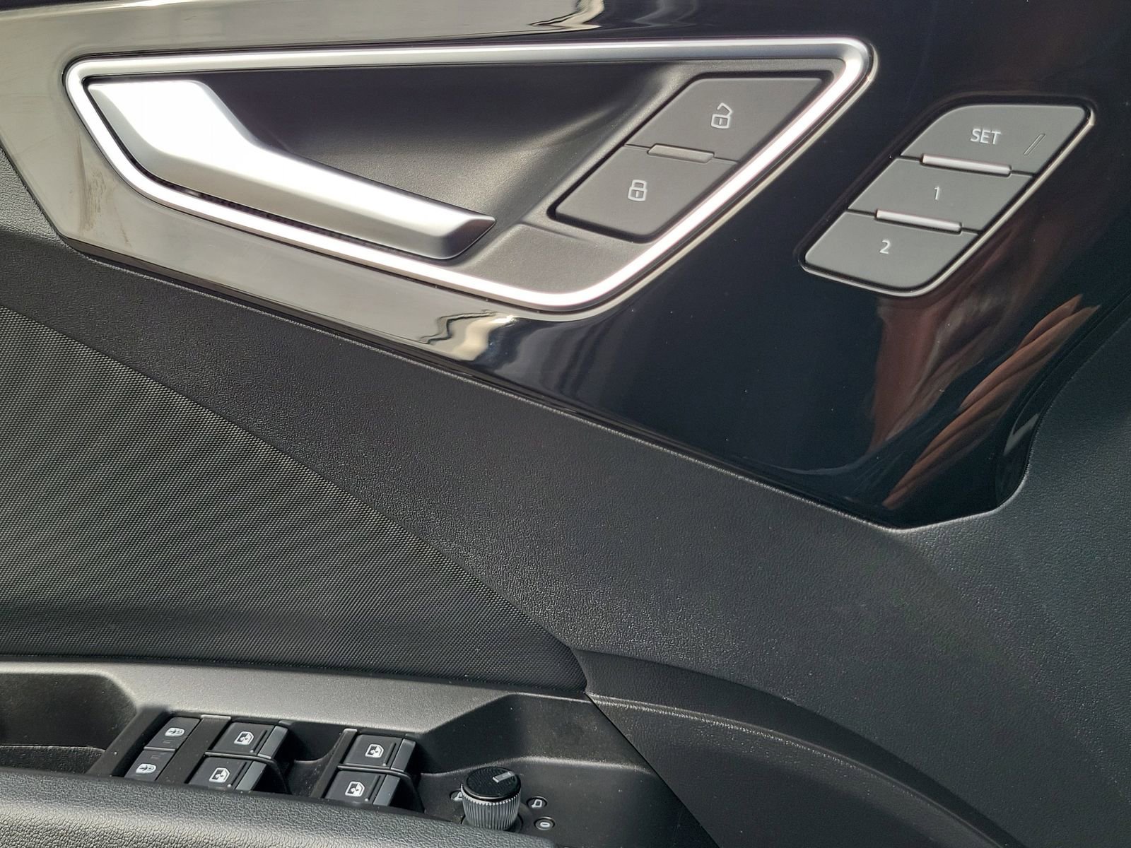 Used 2023 Audi Q4 e-tron Premium Plus w/ Premium Plus image 29