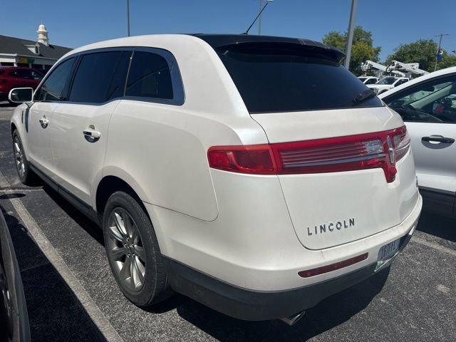 Used 2014 Lincoln MKT FWD image 5