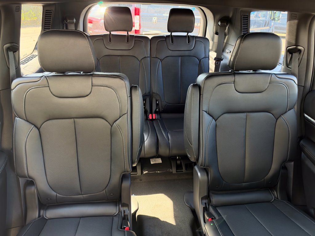 New 2027 Jeep Grand Cherokee L Limited AWD/4WD image 14
