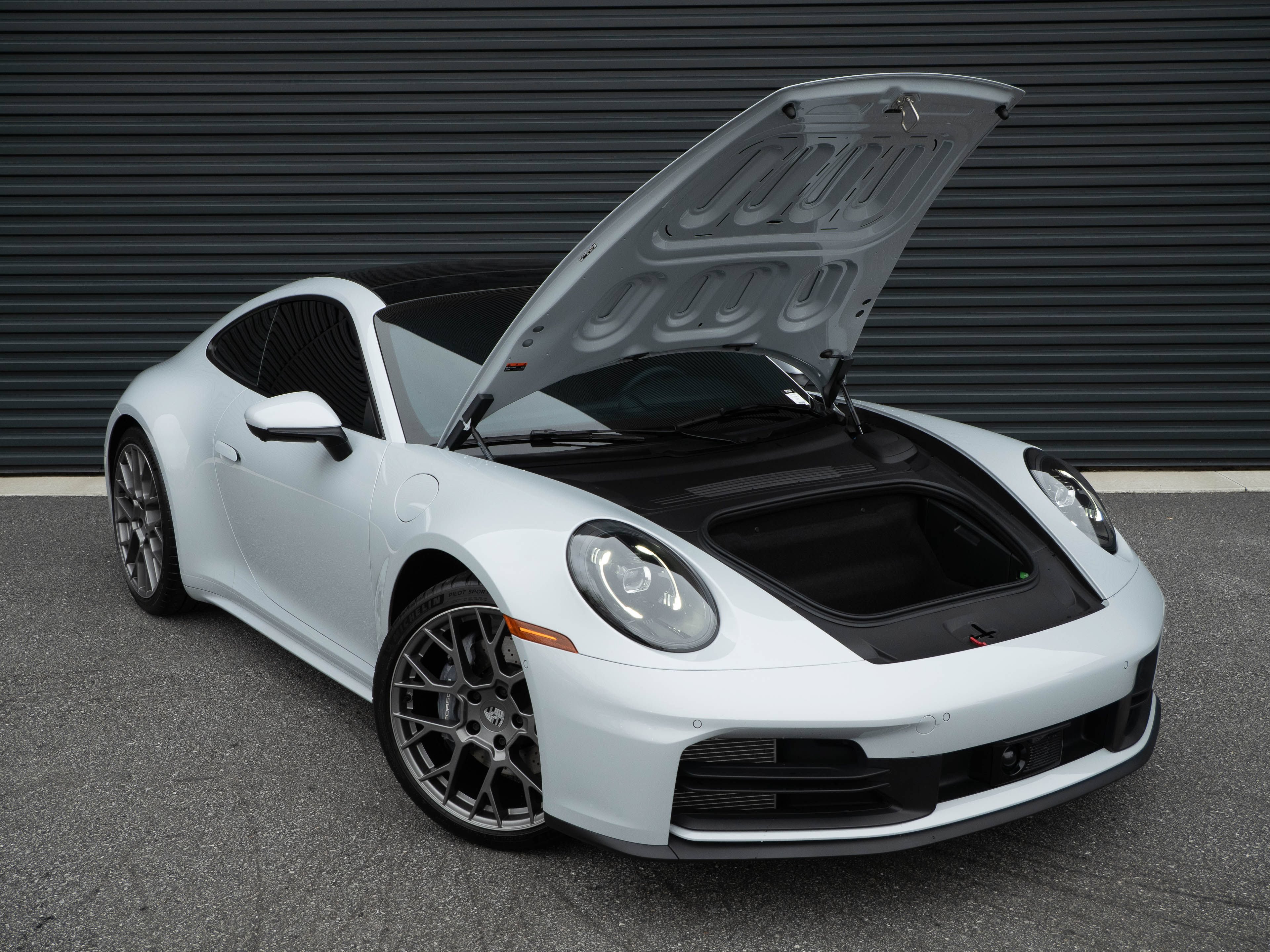 Used 2025 Porsche 911 Carrera w/ Premium Package RWD image 26