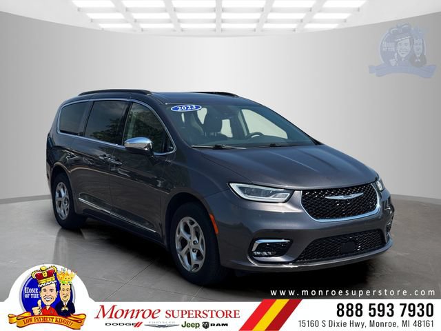 Certified 2023 Chrysler Pacifica Limited w/ Trailer Tow Group
