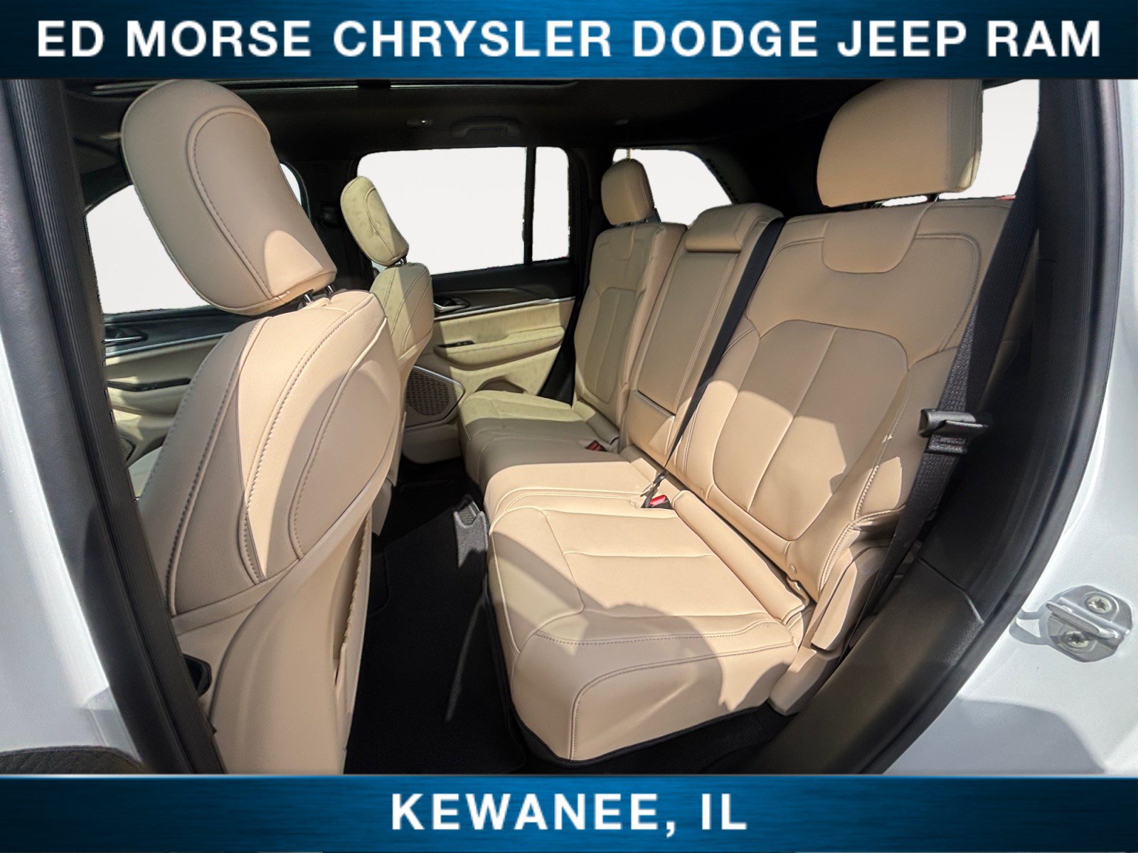 New 2026 Jeep Grand Cherokee Limited w/ Limited Altitude Package AWD/4WD image 13