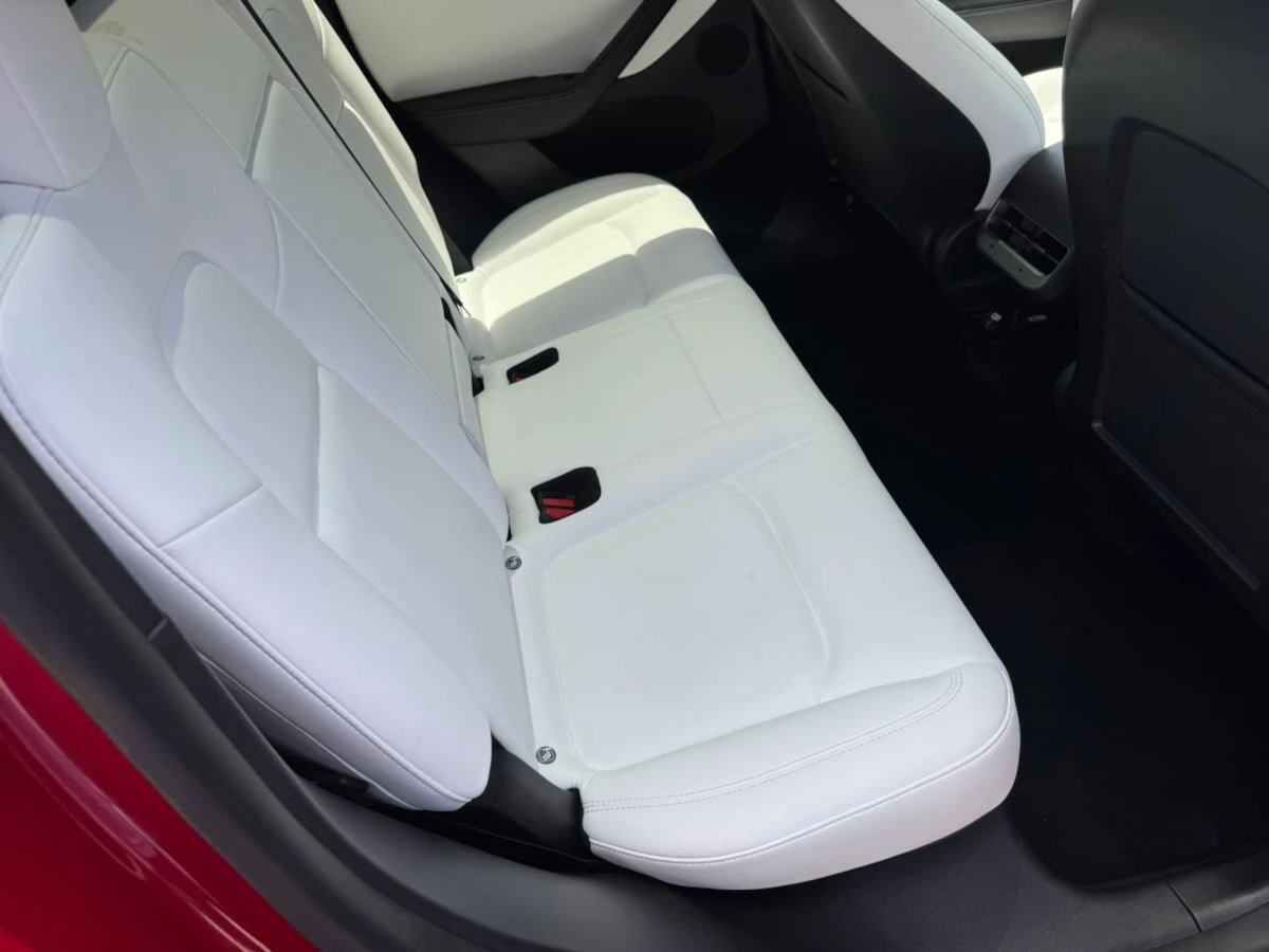 Used 2022 Tesla Model Y Long Range AWD/4WD image 16