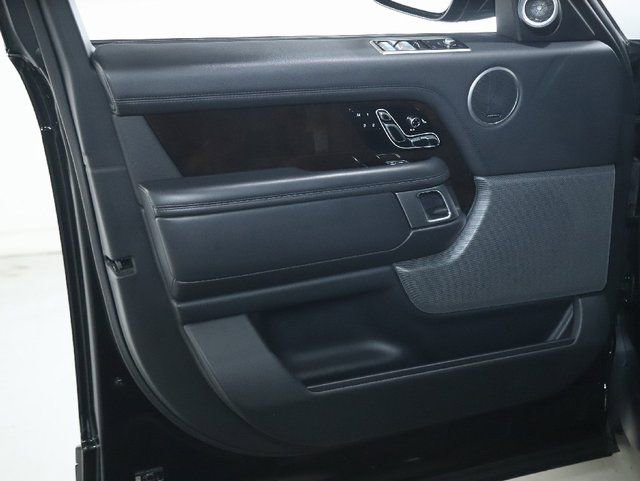 Used 2020 Land Rover Range Rover HSE image 17