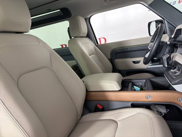 Used 2024 Land Rover Defender 90 S image 16