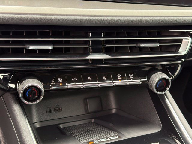 New 2027 Chevrolet Traverse LT AWD/4WD image 21