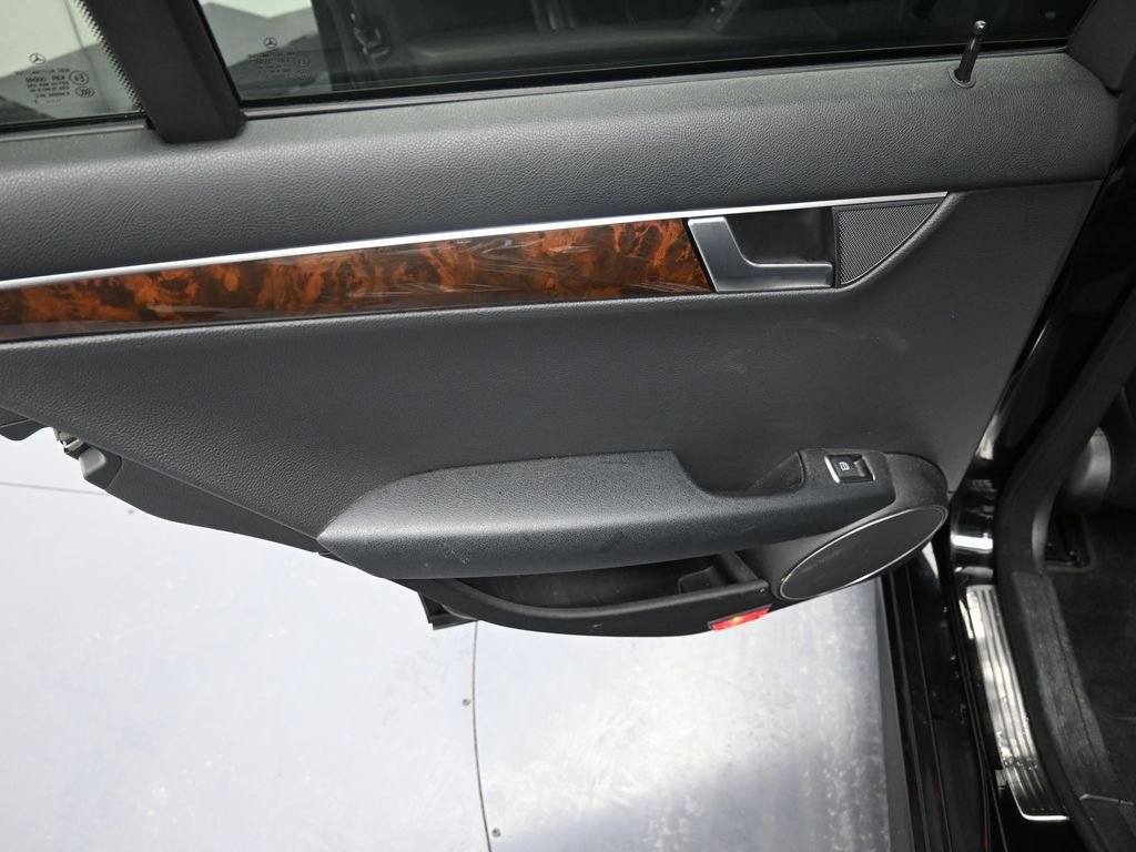 Used 2013 Mercedes-Benz C 300 4MATIC Sedan image 24