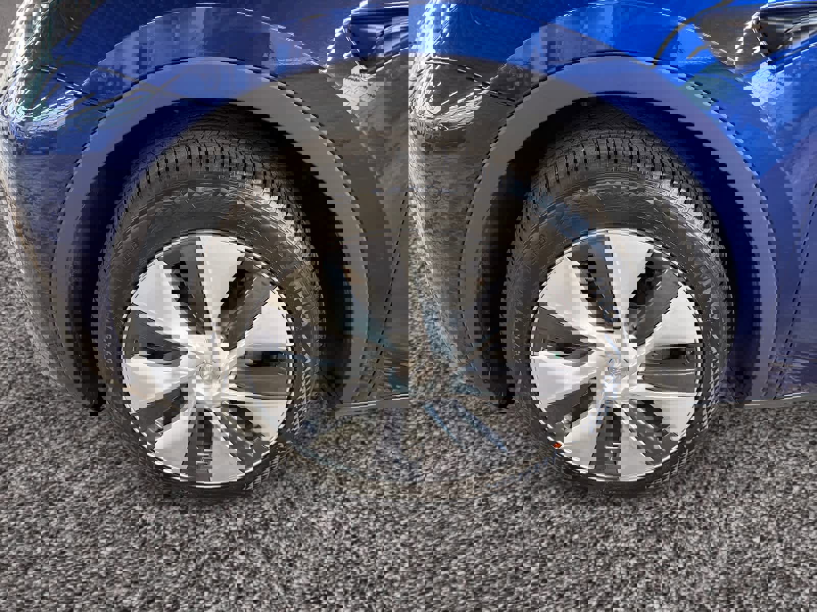 Used 2023 Tesla Model Y AWD image 14