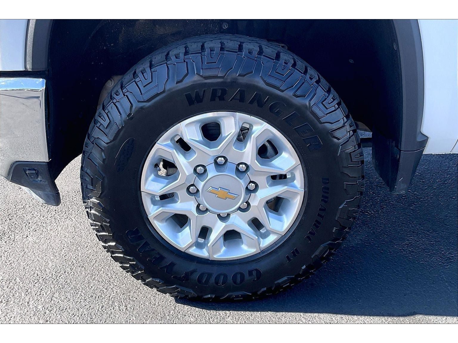 Used 2025 Chevrolet Silverado 3500 LT w/ Safety Package AWD/4WD image 10