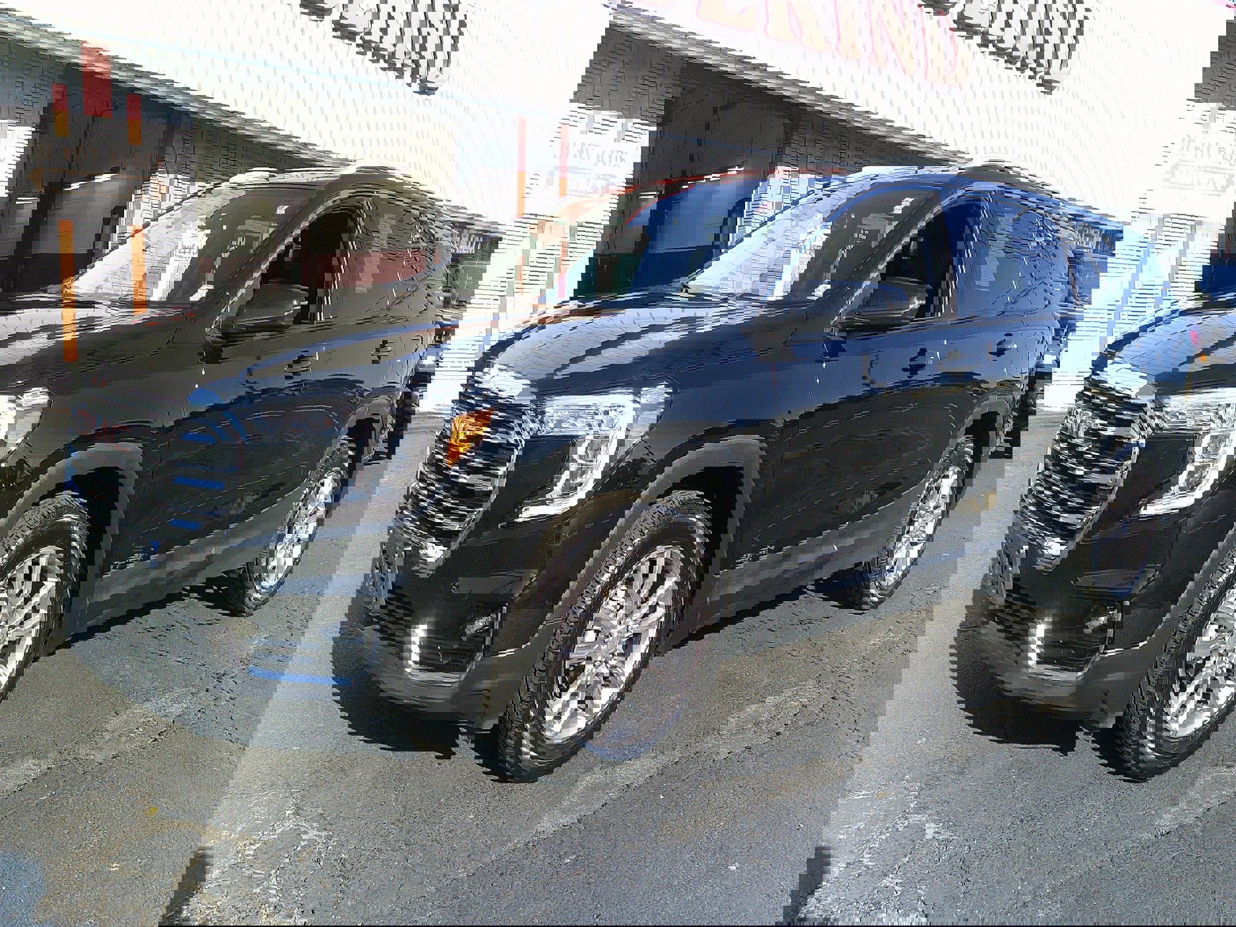 Used 2024 GMC Terrain SLT image 11