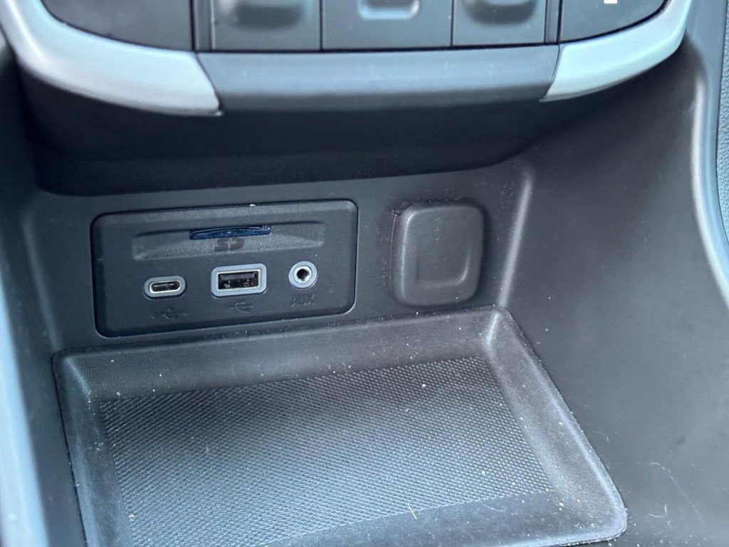 Used 2023 GMC Terrain SLT w/ Elevation Edition image 23