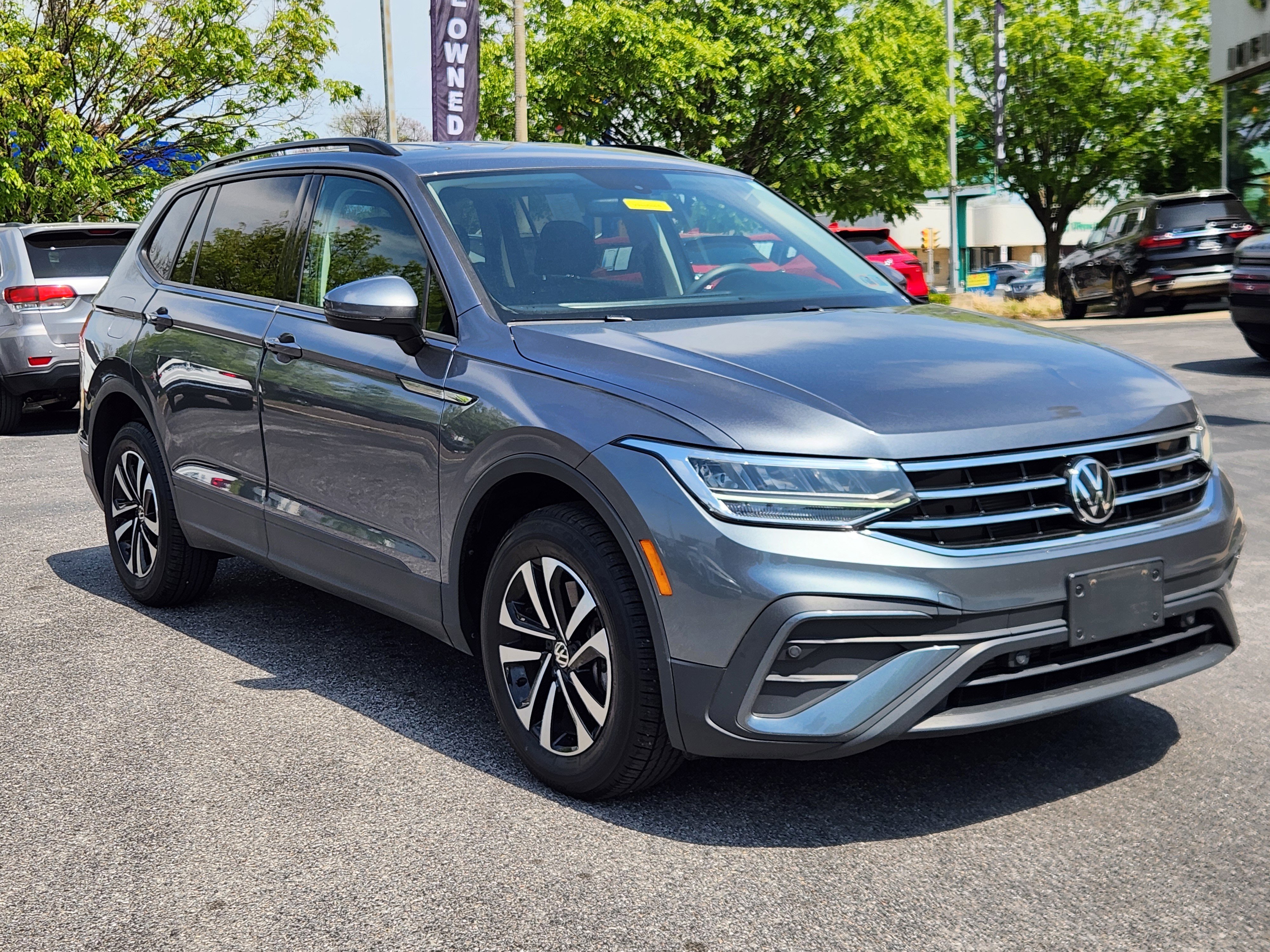 Used 2023 Volkswagen Tiguan S AWD/4WD image 1