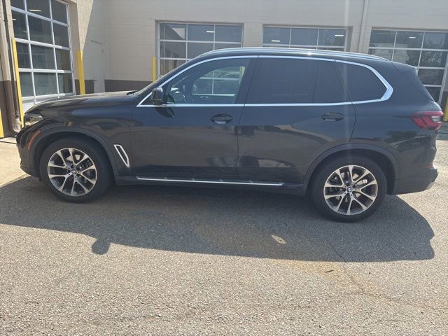 Used 2023 BMW X5 xDrive40i w/ Premium Package image 1
