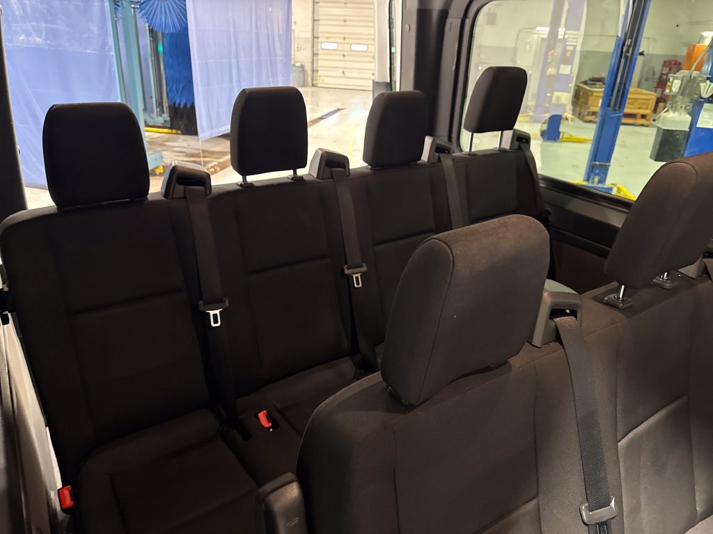 Used 2024 Mercedes-Benz Sprinter 2500 image 40