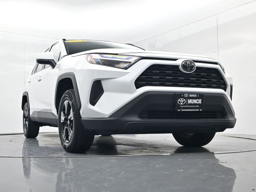 Used 2024 Toyota RAV4 XLE FWD image 47