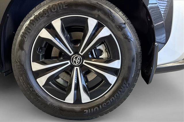 Used 2024 Toyota bZ4X FWD image 30