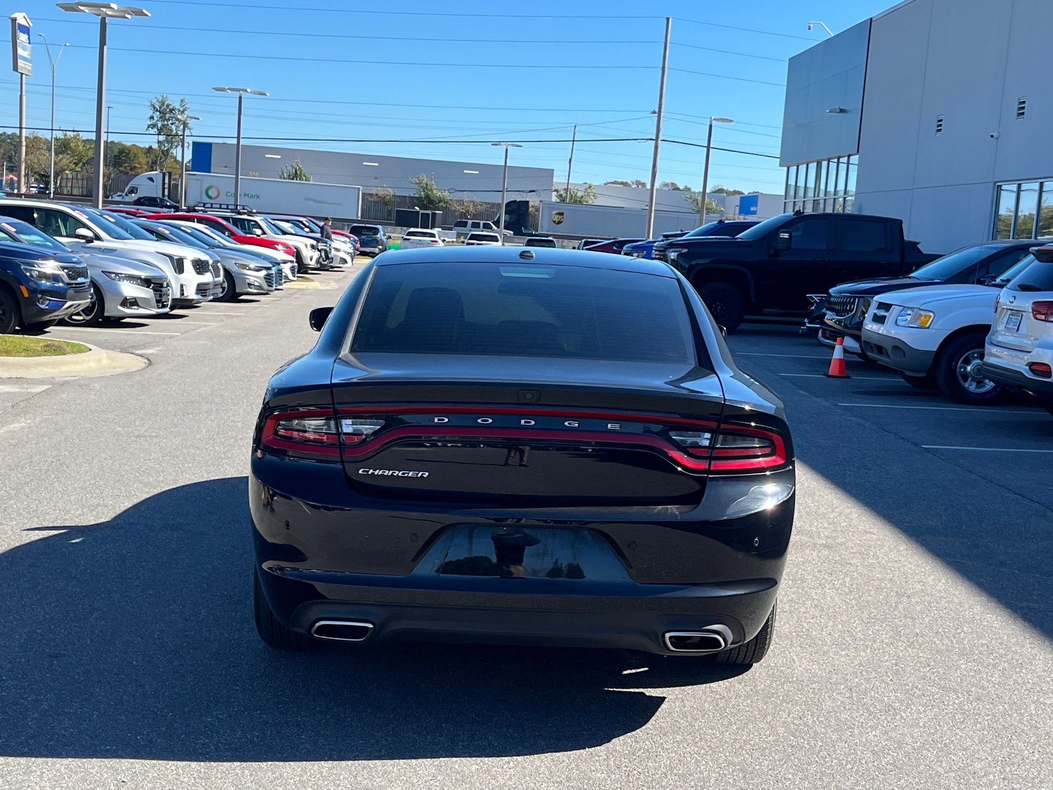 Used 2019 Dodge Charger SXT image 7