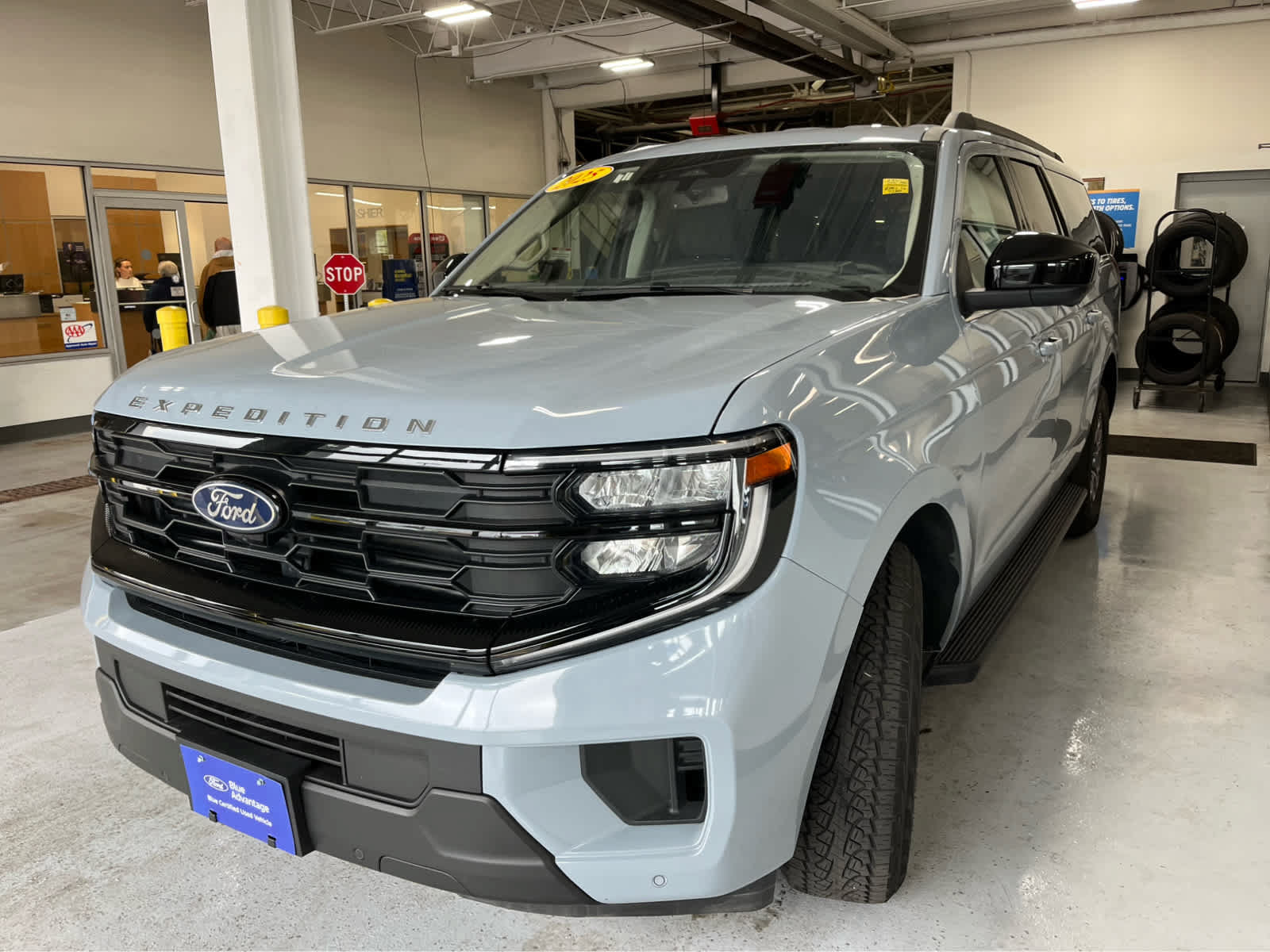 Used 2025 Ford Expedition Max Active AWD/4WD image 7