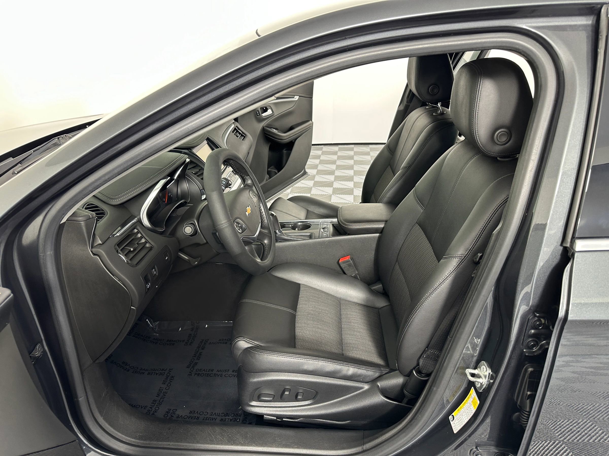 Used 2019 Chevrolet Impala LT w/ LT Convenience Package image 24