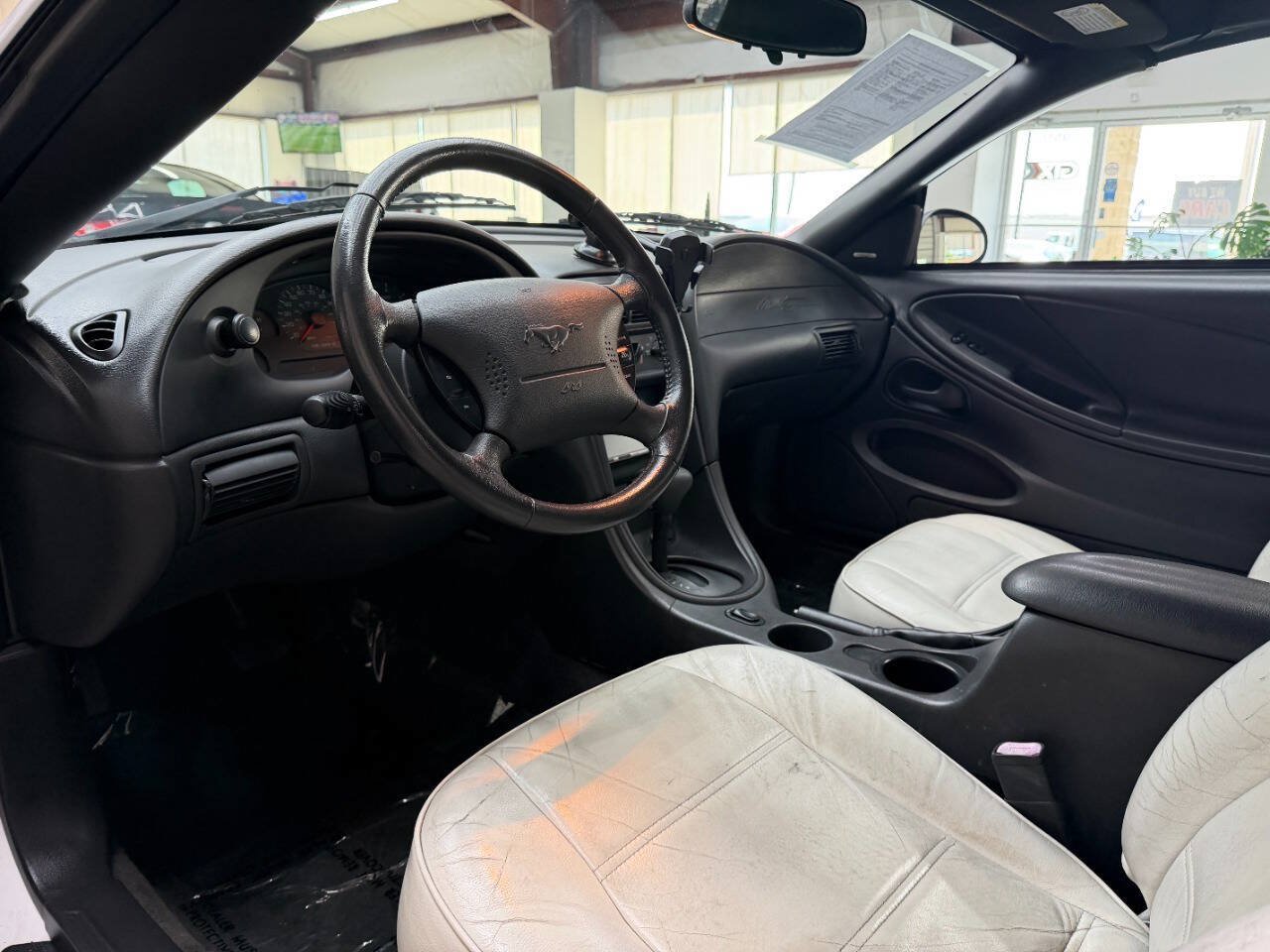 Used 2003 Ford Mustang Convertible RWD image 10