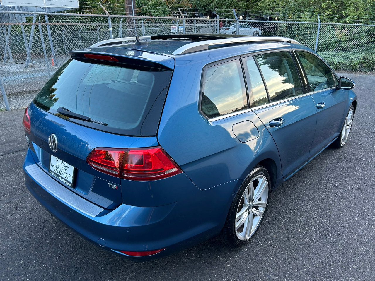 Used 2017 Volkswagen Golf SEL image 5