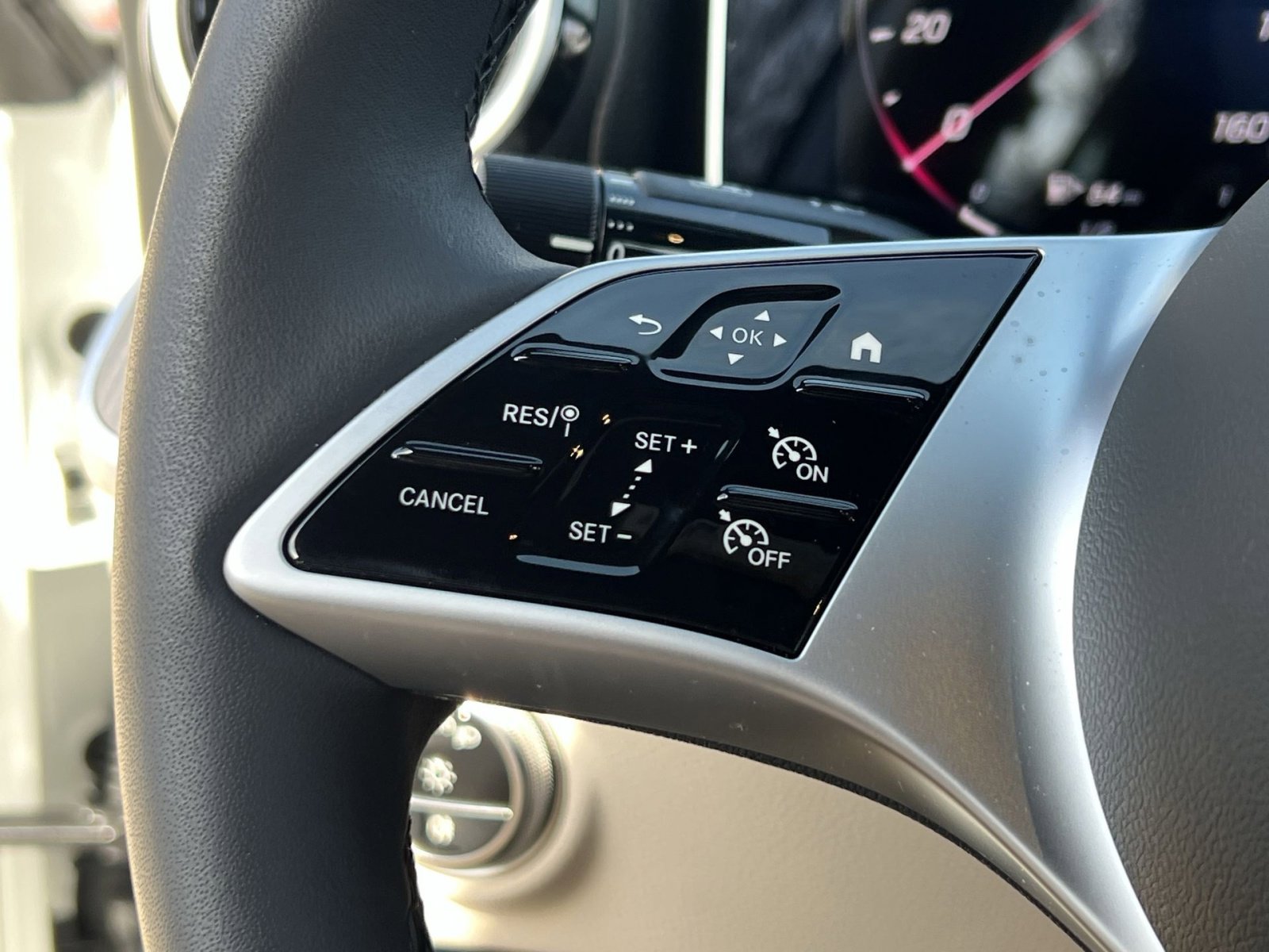 New 2025 Mercedes-Benz C 300 4MATIC Sedan image 30