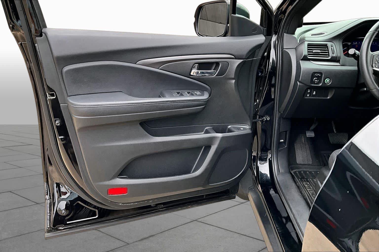 Used 2022 Honda Pilot Sport image 25