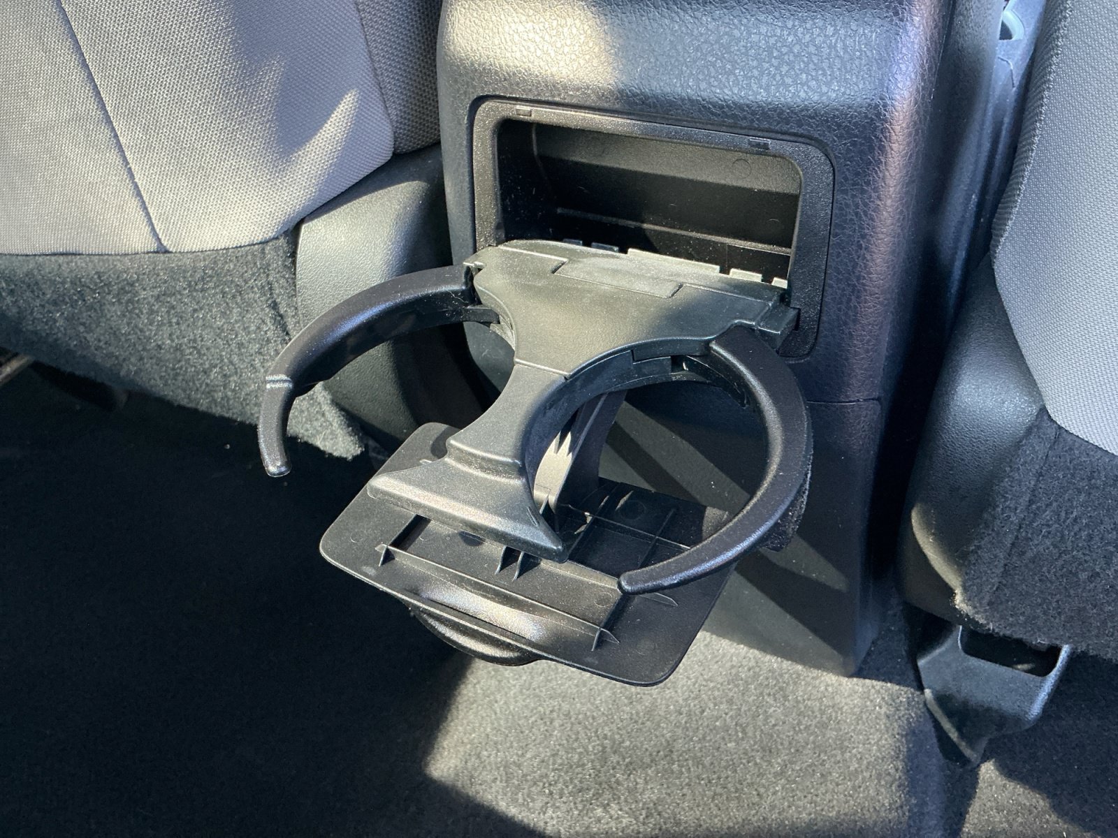Used 2017 Toyota Corolla LE w/ Carpet Mat Package (TMS) FWD image 32