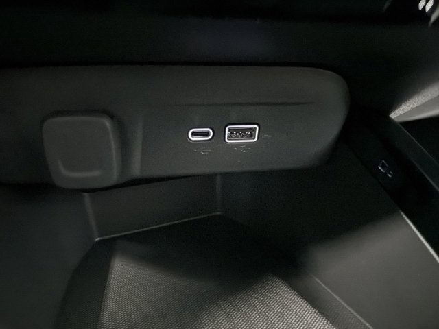New 2026 Chevrolet Trax LT w/ LT Convenience Package FWD image 25