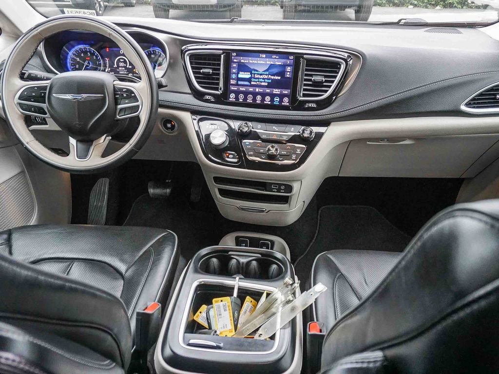 Used 2018 Chrysler Pacifica Limited FWD image 13